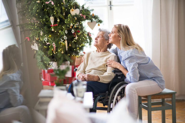 Weihnachten mit Pflegebedürftigen – ein ruhiges Fest zu Hause feiern